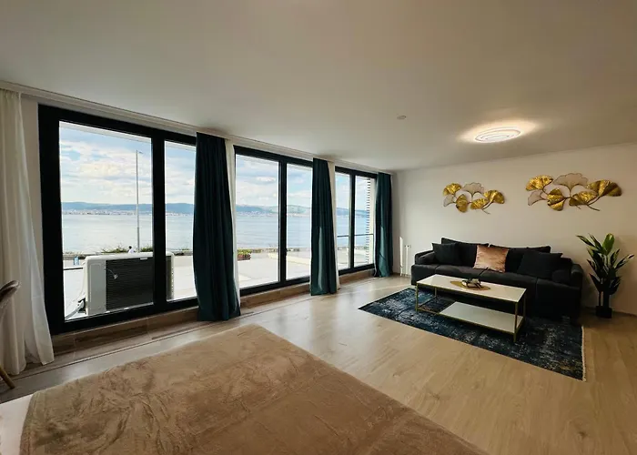 Апартамент Paradiso 'в' - 107 Panoramic Sea View Large Несебър